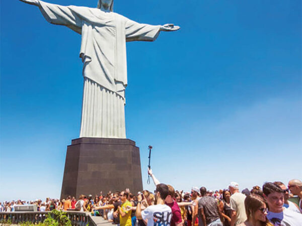 Retomada da economia: turistas estrangeiros batem recorde no Brasil