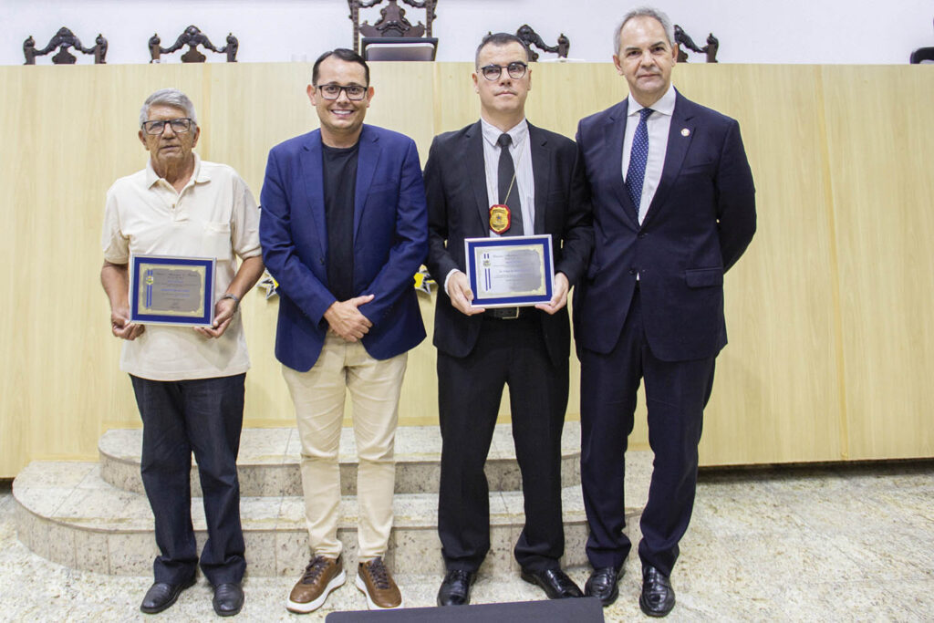 Câmara de Taubaté entregou Diploma Tiradentes à agentes de segurança