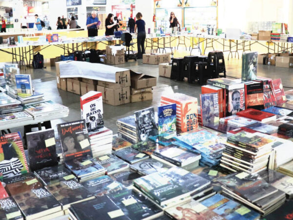FLIART – Feira do Livro e da Amizade da Rodoviária de Taubaté