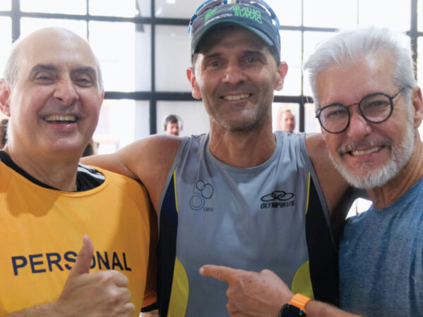 Fisiculturista consagrado e Personal Trainer celebra aniversário na academia do TCC