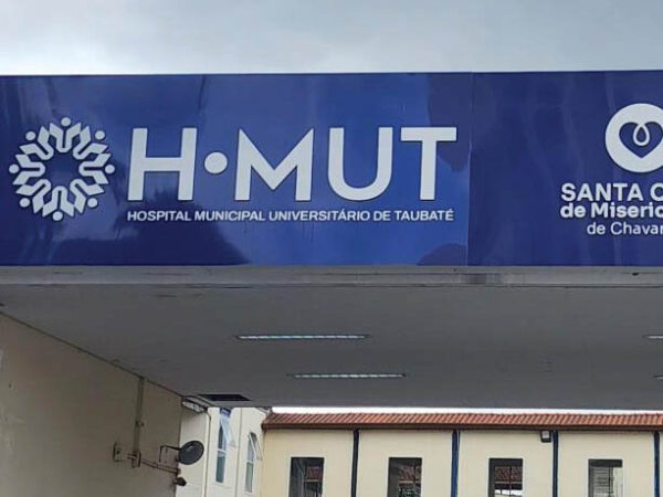 Leitos de de UTI no  Hospital Universitário