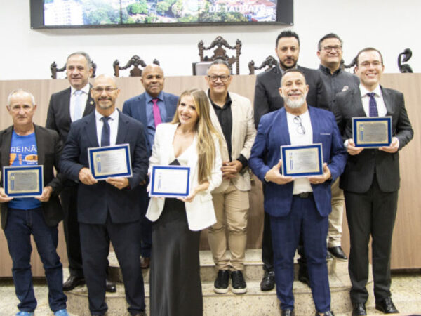 Câmara de Taubaté novas sessões de entrega de títulos de cidadania