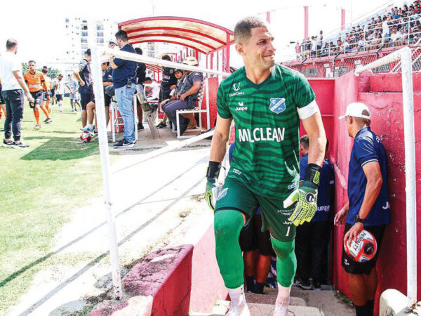 Taubaté oficializa retorno de Samuel Pires