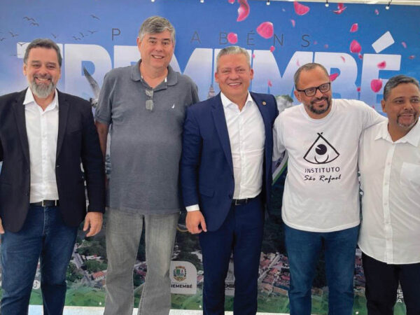 Tremembé celebra 129 anos com homenagens e abertura do Natal Iluminado